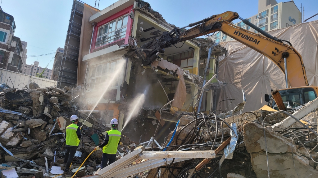 수원칠보초 건축물 해체
